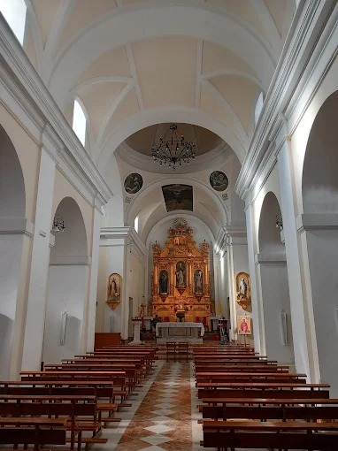 Iglesia parroquial de San Eugenio Mártir, interior.jpeg